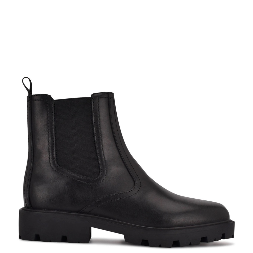 Nine West Yeeps Chelsea Lug Sole Booties - Sz 9 - New in Box.